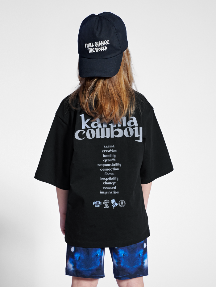 stmKARMA T-SHIRT S/S, BLACK, model