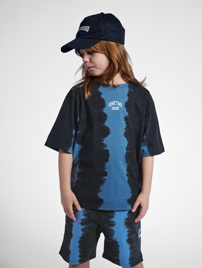 stsRIVER T-SHIRT S/S, TRUE BLUE/BLACK, model